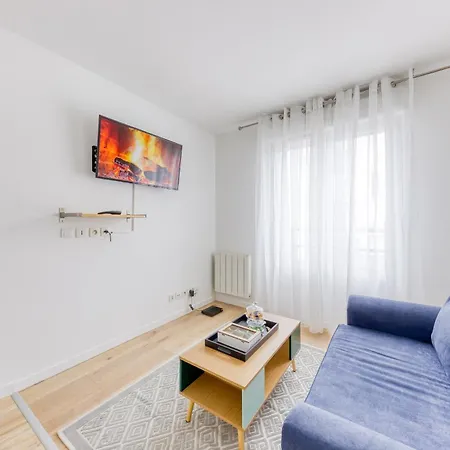 Elegant A Colombes, A Deux Pas De Paris Apartment